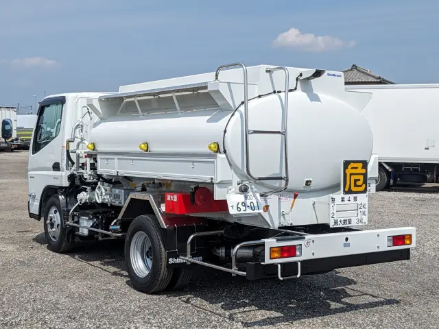 三菱 キャンター 2RG-FEAV0(2WD)の写真4