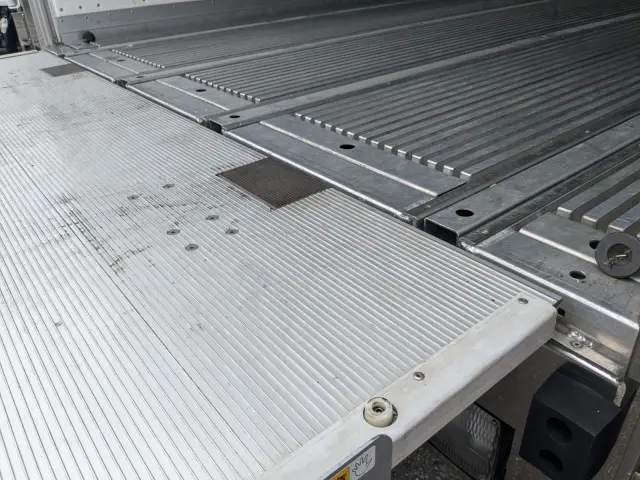 日野 レンジャー 2KG-FD2ABG(2WD)の写真13