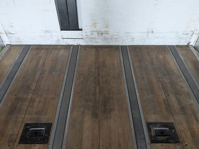 日野 プロフィア QKG-FW1EXBG(8x4)の写真17