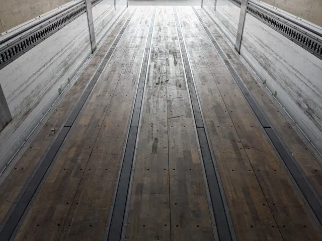 日野 プロフィア QKG-FW1EXBG(8x4)の写真20