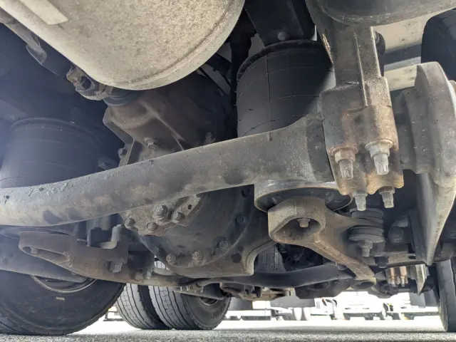 日野 プロフィア QKG-FW1EXBG(8x4)の写真24