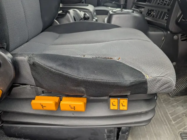 日野 プロフィア QKG-FW1EXBG(8x4)の写真33