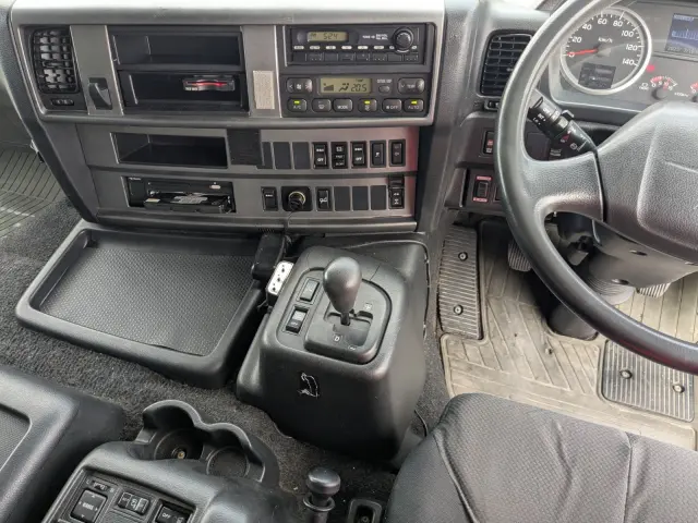 日野 プロフィア QKG-FW1EXBG(8x4)の写真36