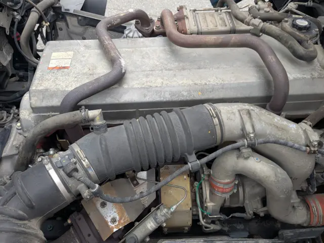 日野 プロフィア QKG-FW1EXBG(8x4)の写真44