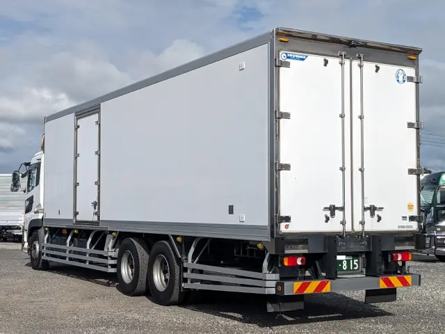 UD クオン 2PG-CD5CA(6x2)の写真4