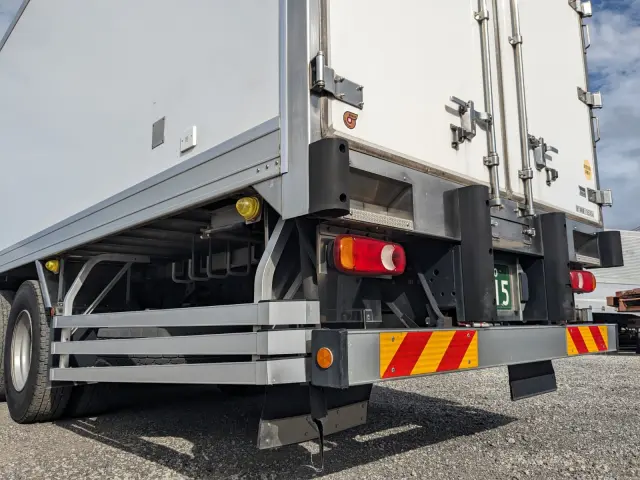 UD クオン 2PG-CD5CA(6x2)の写真8