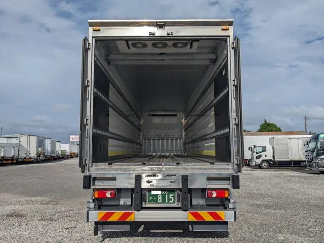 UD クオン 2PG-CD5CA(6x2)の写真9