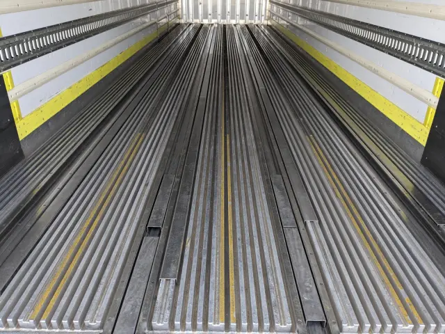 UD クオン 2PG-CD5CA(6x2)の写真12