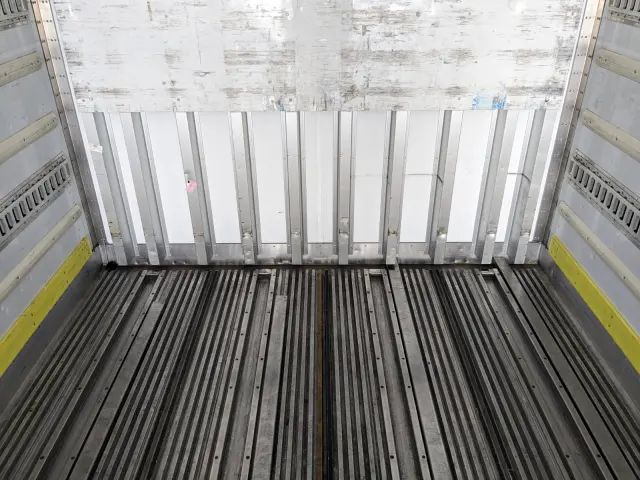 UD クオン 2PG-CD5CA(6x2)の写真14