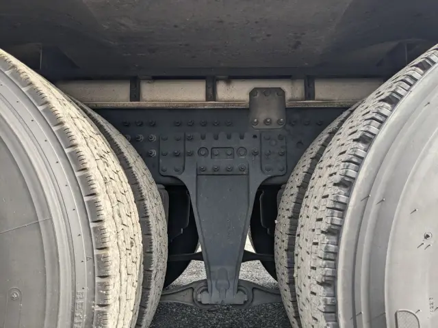 UD クオン 2PG-CD5CA(6x2)の写真24