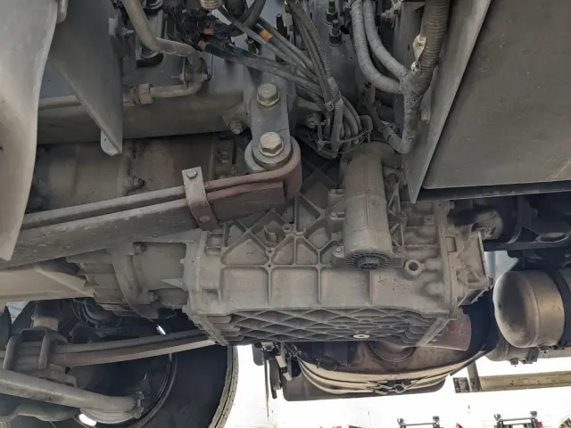 UD クオン 2PG-CD5CA(6x2)の写真26