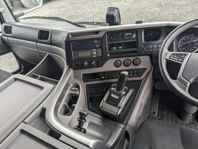 UD クオン 2PG-CD5CA(6x2)の写真42