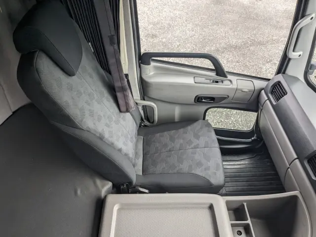 UD クオン 2PG-CD5CA(6x2)の写真43