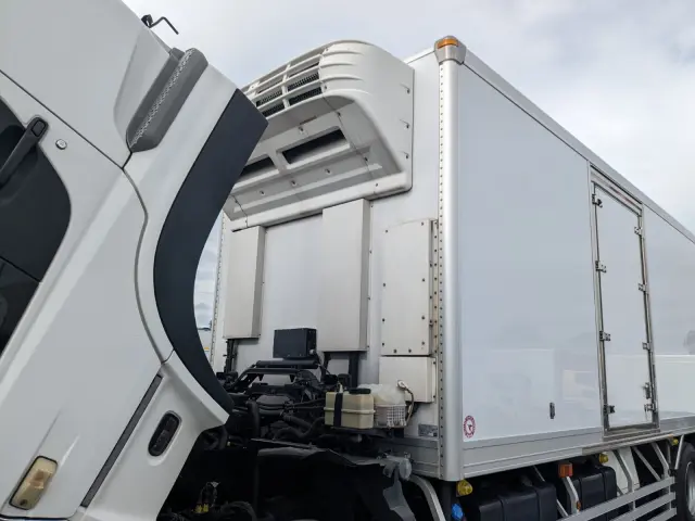 UD クオン 2PG-CD5CA(6x2)の写真46