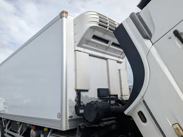 UD クオン 2PG-CD5CA(6x2)の写真50