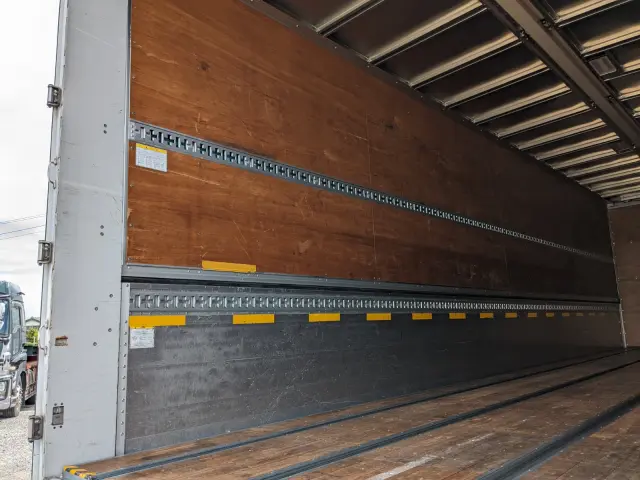 日野 プロフィア QPG-FW1EXEG(8x4)の写真20