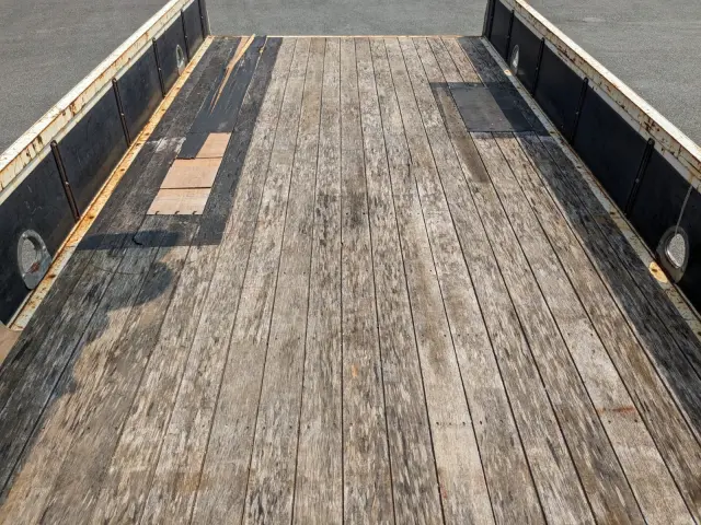 いすゞ フォワード 2PG-FRR90S1(2WD)の写真16