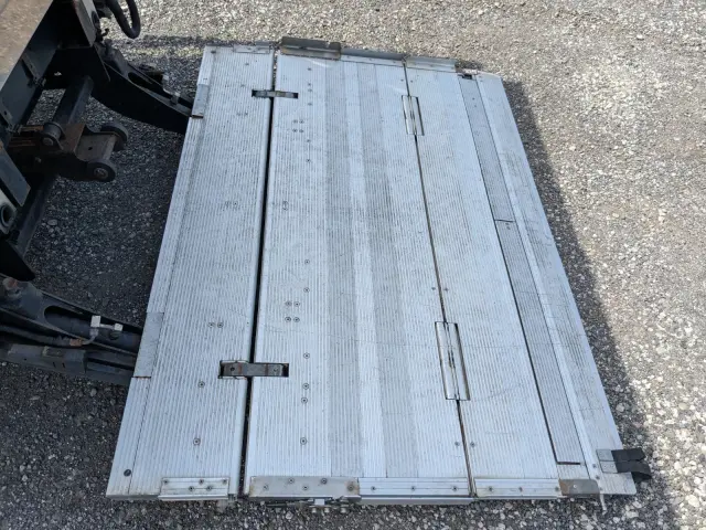 いすゞ エルフ TPG-NPR85AN(2WD)の写真10