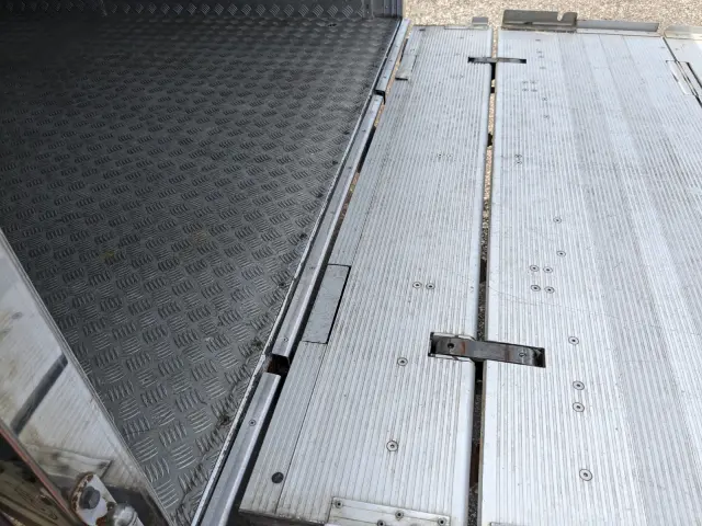 いすゞ エルフ TPG-NPR85AN(2WD)の写真11