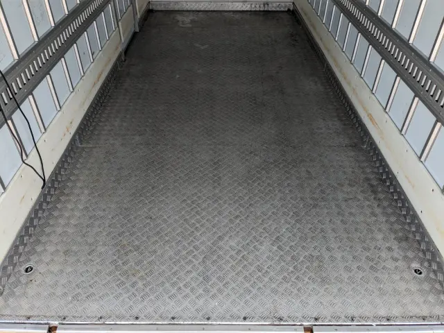 いすゞ エルフ TPG-NPR85AN(2WD)の写真14