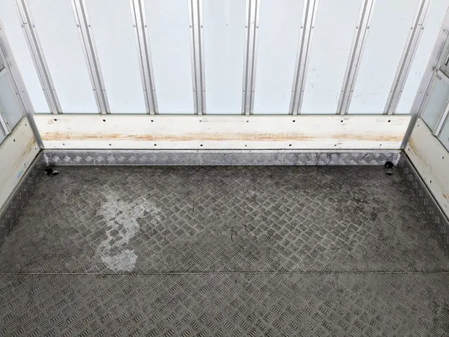 いすゞ エルフ TPG-NPR85AN(2WD)の写真16