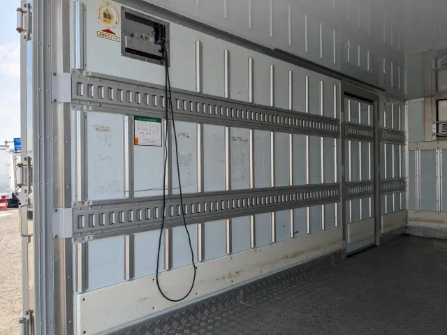 いすゞ エルフ TPG-NPR85AN(2WD)の写真22