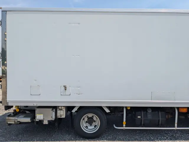 いすゞ エルフ TPG-NPR85AN(2WD)の写真38