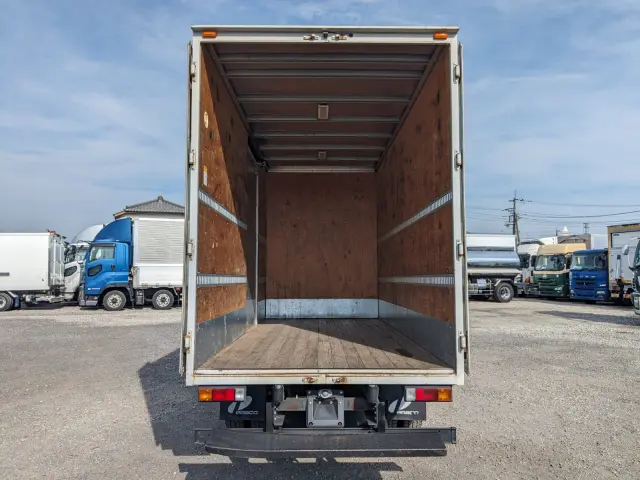 三菱 キャンター TPG-FEA50(2WD)の写真9