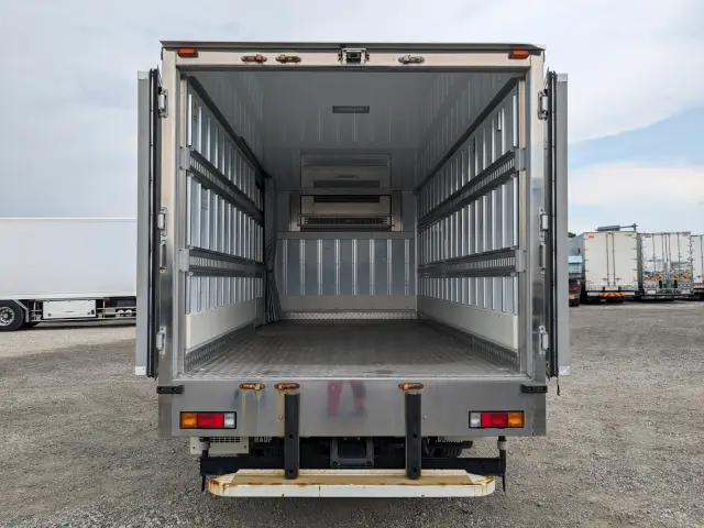 三菱 キャンター TPG-FEB50(2WD)の写真9