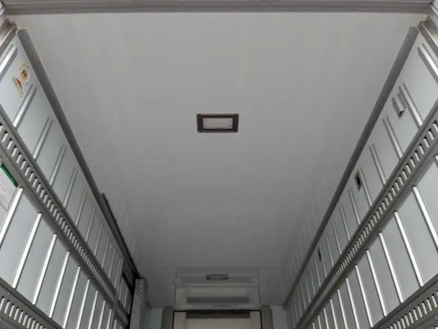 三菱 キャンター TPG-FEB50(2WD)の写真13