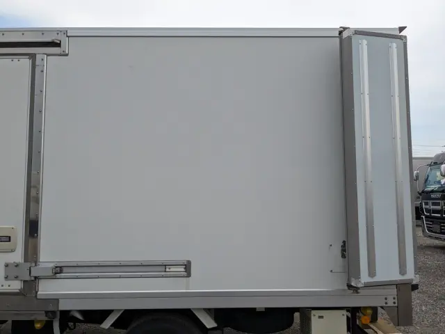 三菱 キャンター TPG-FEB50(2WD)の写真21