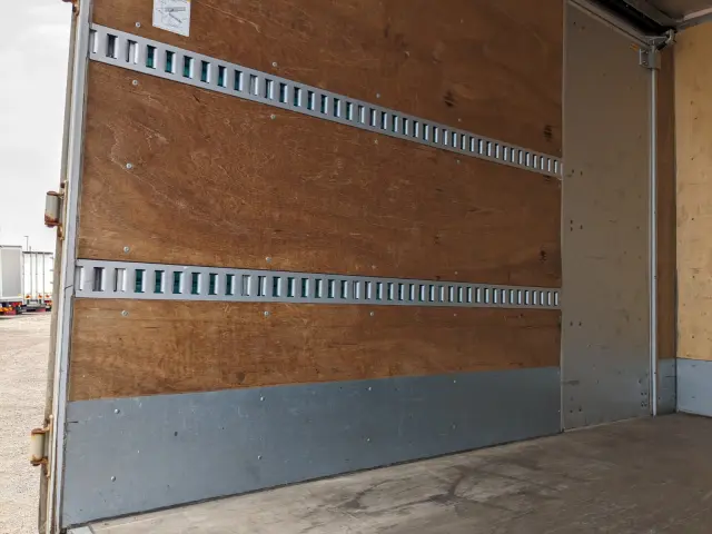 いすゞ エルフ TKG-NKS85AN(2WD)の写真20