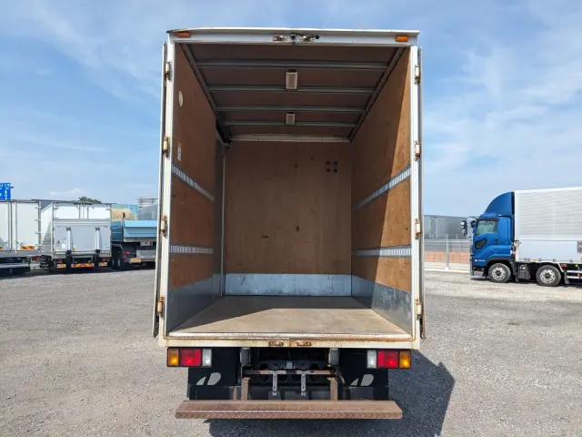 いすゞ エルフ TKG-NKS85AN(2WD)の写真8