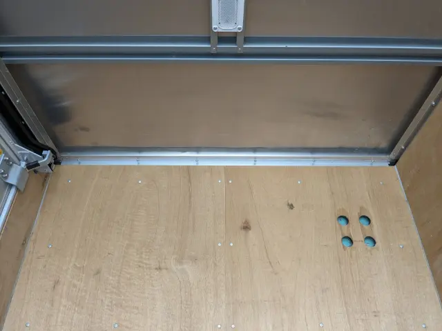 いすゞ エルフ TKG-NKS85AN(2WD)の写真15