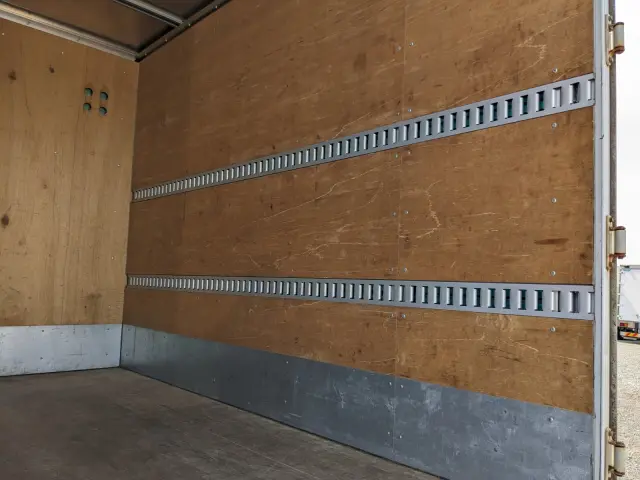 いすゞ エルフ TKG-NKS85AN(2WD)の写真17