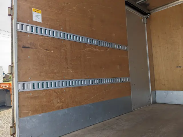 いすゞ エルフ TKG-NKS85AN(2WD)の写真19