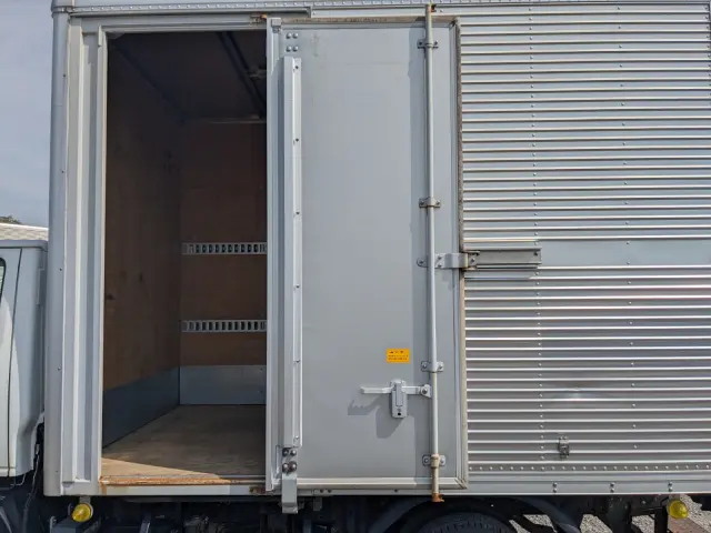 いすゞ エルフ TKG-NKS85AN(2WD)の写真26