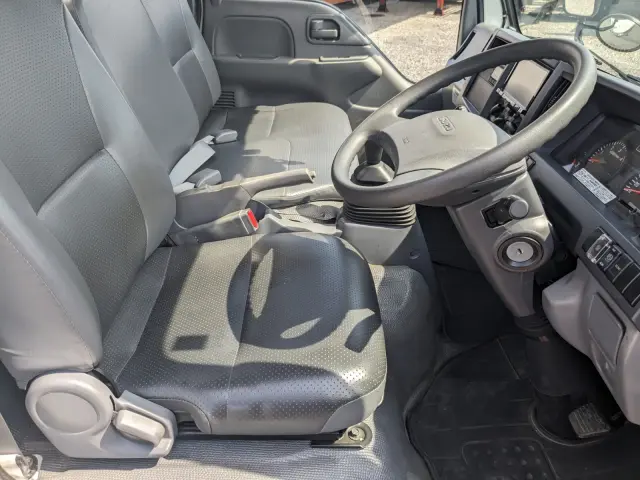 いすゞ エルフ TKG-NKS85AN(2WD)の写真28