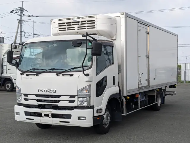 いすゞ フォワード 2PG-FRR90S2(2WD)の写真1