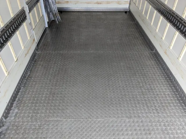 いすゞ エルフ TPG-NPR85AN(2WD)の写真21