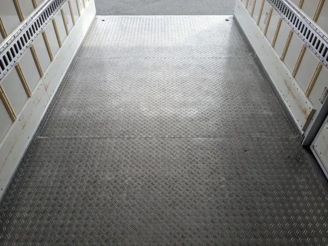 いすゞ エルフ TPG-NPR85AN(2WD)の写真25