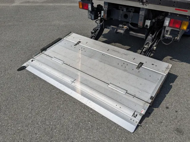 いすゞ エルフ TPG-NPR85AN(2WD)の写真34