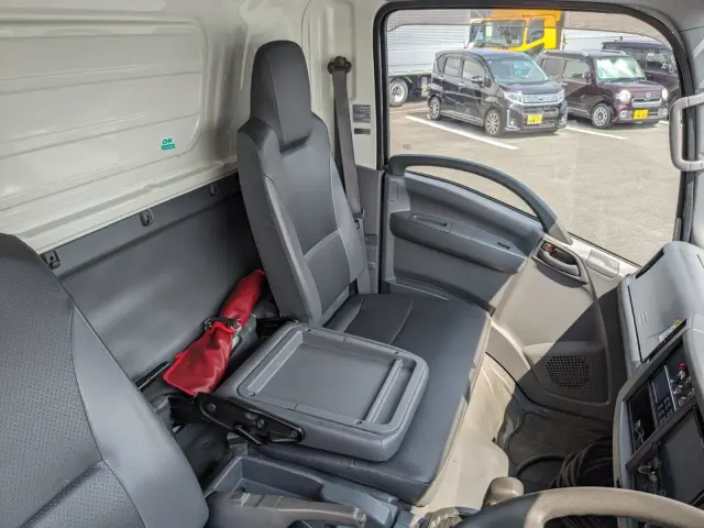いすゞ エルフ TPG-NPR85AN(2WD)の写真37