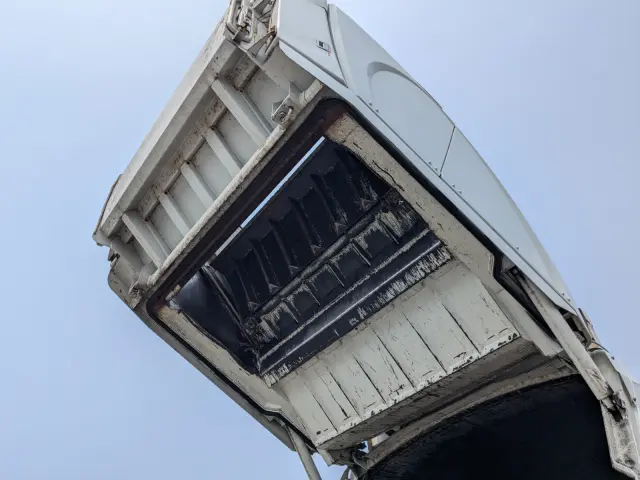 いすゞ フォワード 2PG-FRR90S1(2WD)の写真16