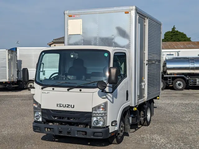 いすゞ エルフ TPG-NLR85AN(2WD)の写真1