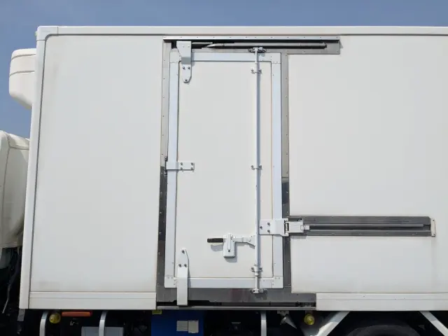 日野 デュトロ TPG-XZU712M(2WD)の写真27