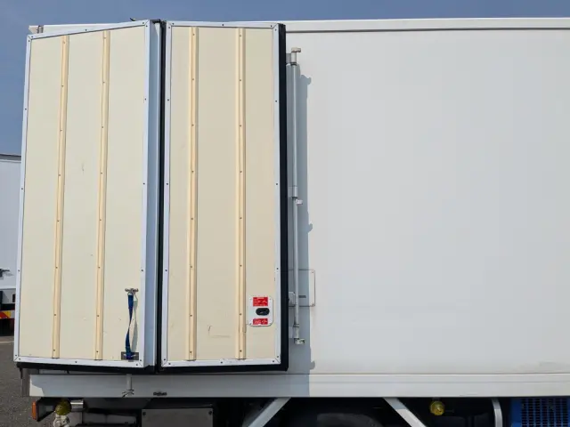 日野 デュトロ TPG-XZU712M(2WD)の写真30