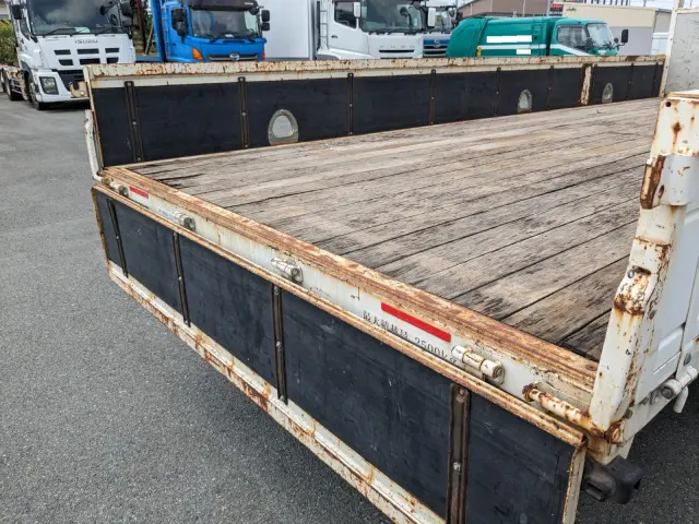 いすゞ フォワード 2PG-FRR90S1(2WD)の写真15