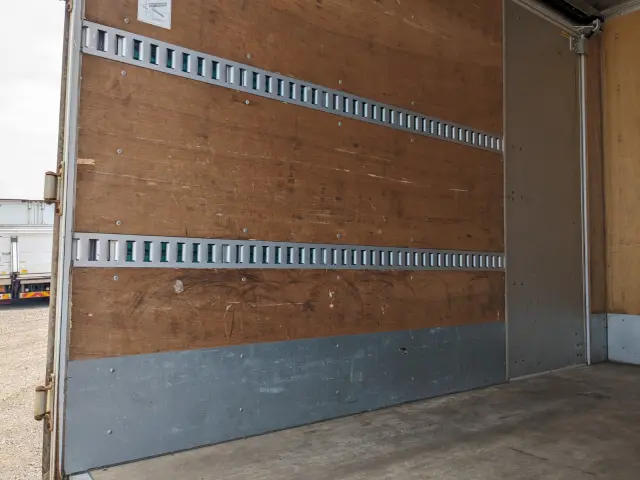 いすゞ エルフ TKG-NKS85AN(4WD)の写真19