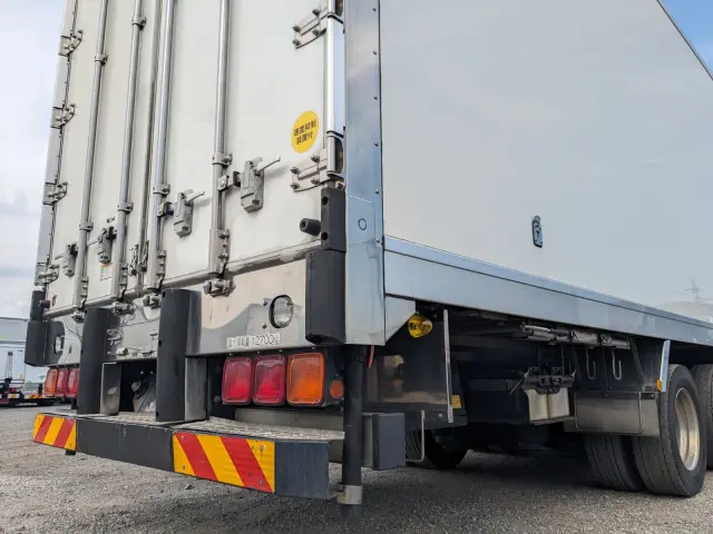 日野 プロフィア 2DG-FW1AHJ(8x4)の写真7